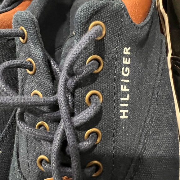 Two pairs of shoes 🖤💙Levi’s &HILFIGER - Picture 12 of 15